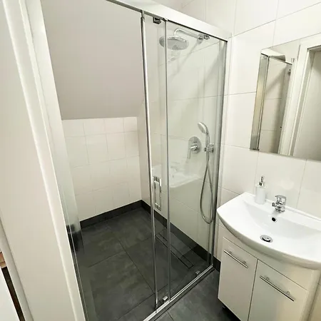 Pod Palacem Мотель *