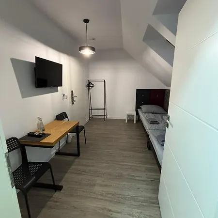 Pod Palacem Мотель