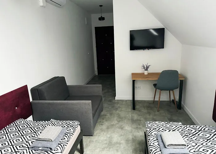 Pod Palacem מוטל Koszecin