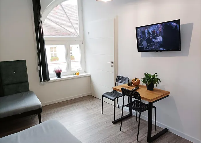 Pod Palacem מוטל